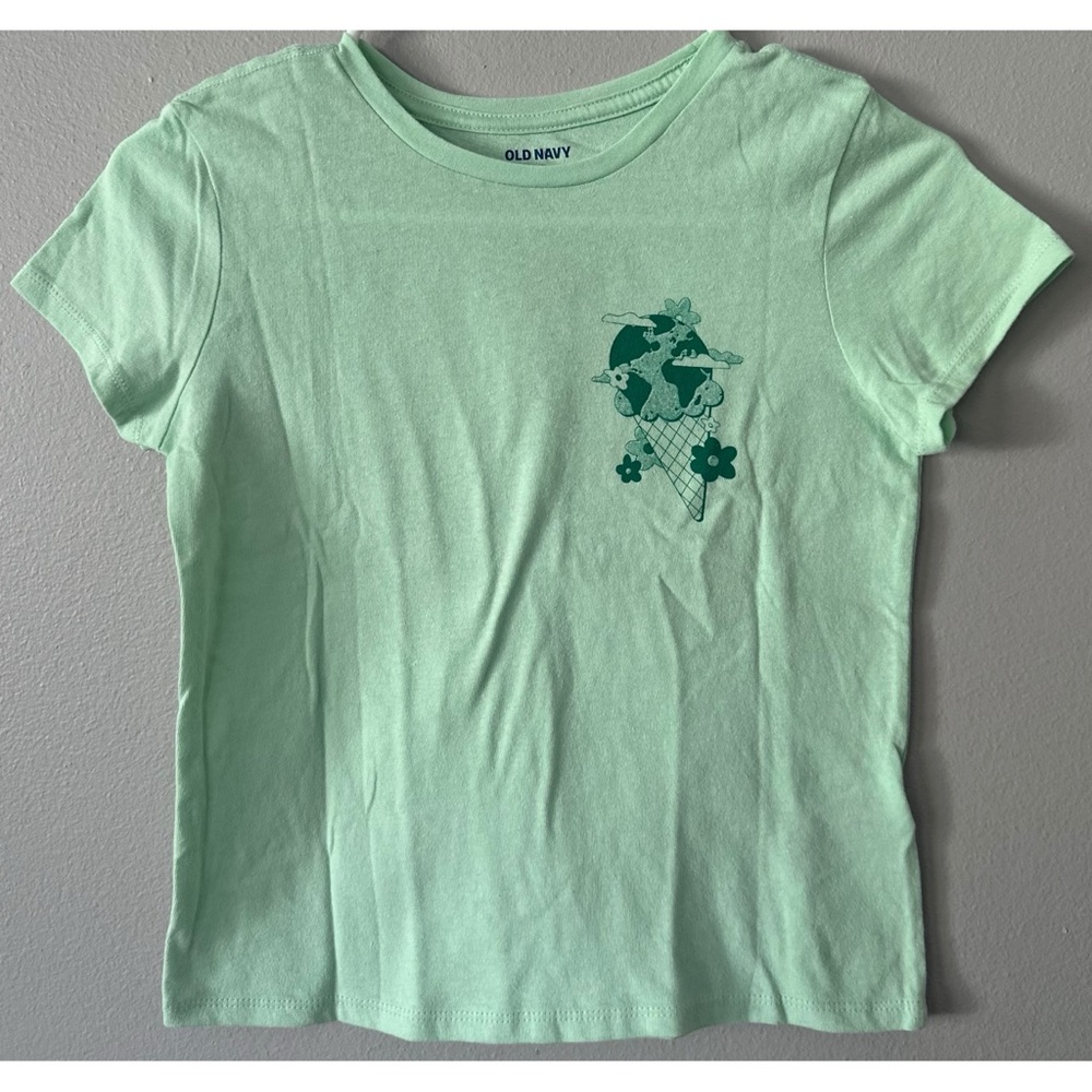 🆕 Old Navy Girl’s Graphic T Shirt